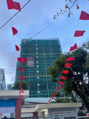 Hình ảnh thực tế công trường Simona Heights Quy Nhơn tháng 03/2026, minh chứng căn hộ Simona Quy Nhơn có đáng đầu tư không 2026.